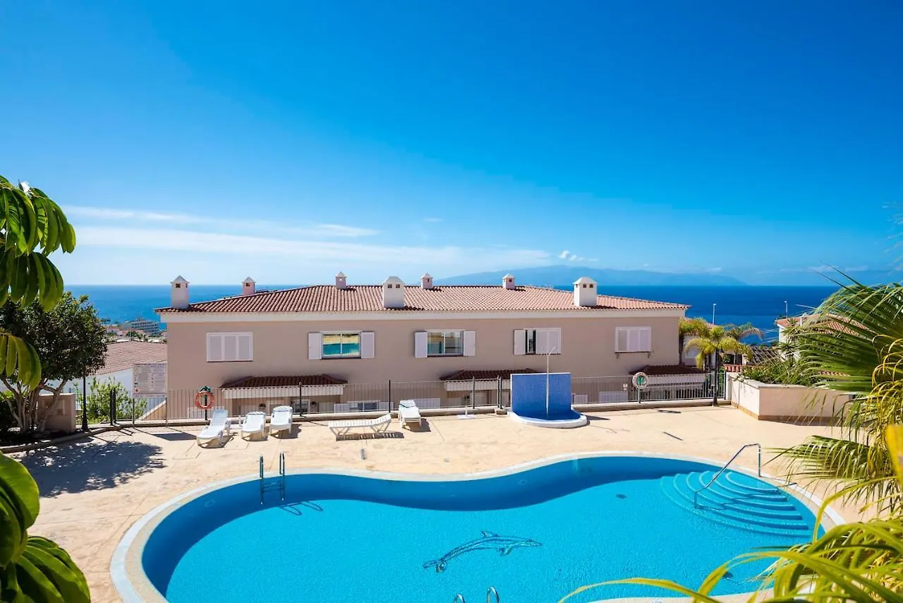 Modern Bright And Welcoming Ocean View Apartment Puerto de Santiago