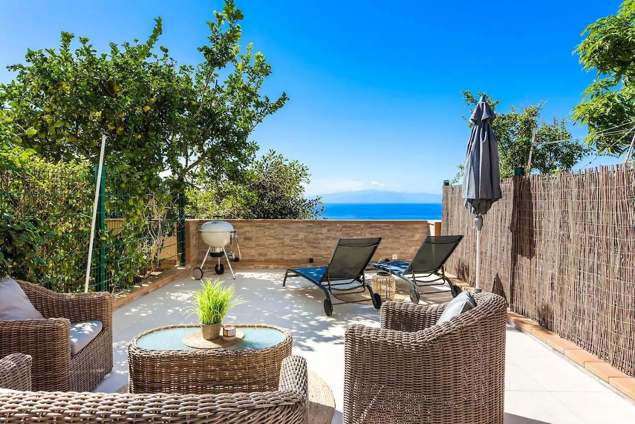 Modern Bright And Welcoming Ocean View Apartment Puerto de Santiago